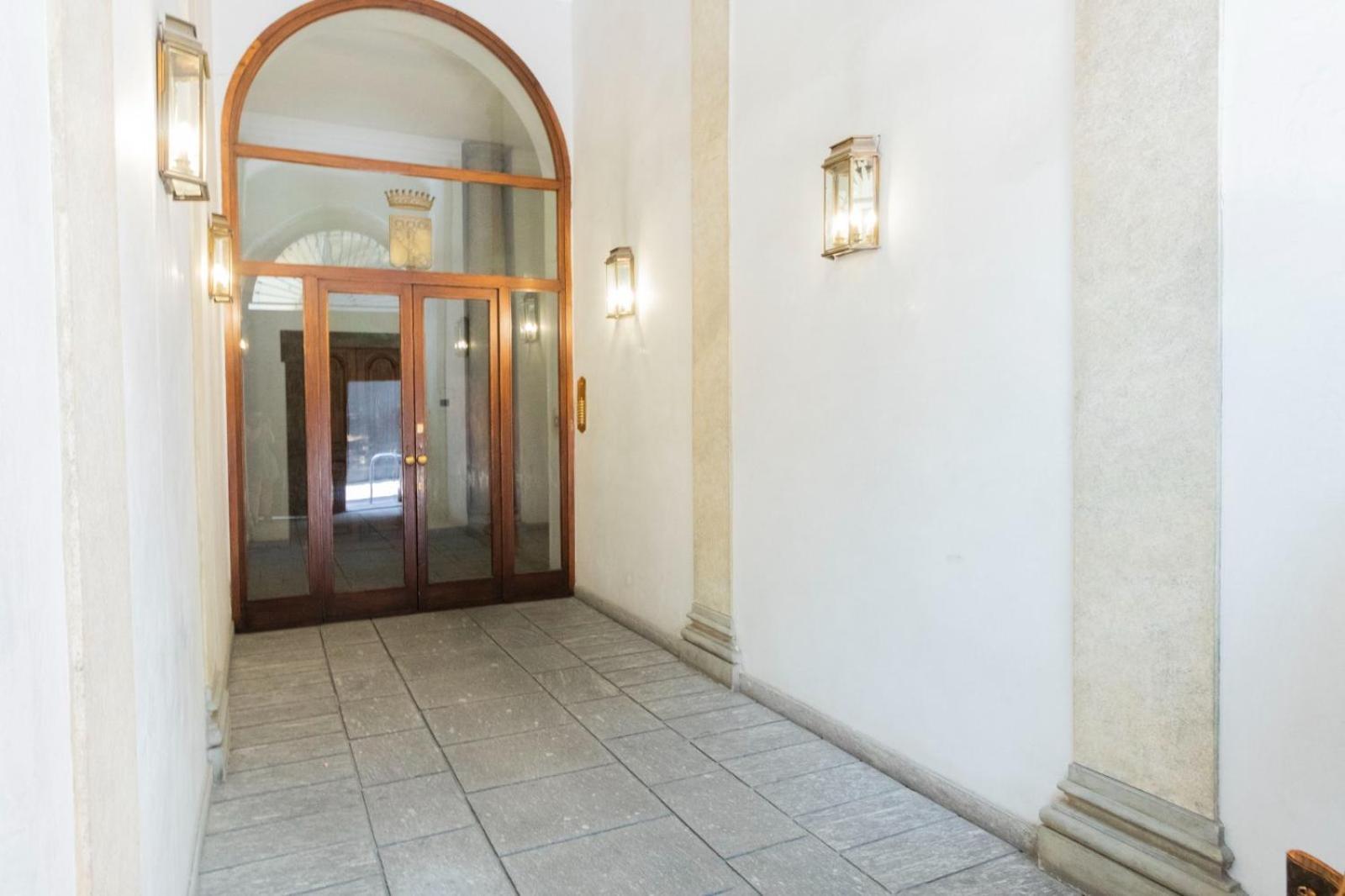 Duomo Charme Apartment Милан Экстерьер фото